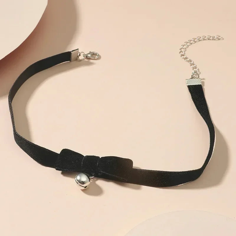 Girocollo in Velluto Nero con Perla – Collana Corta Vintage per Donna