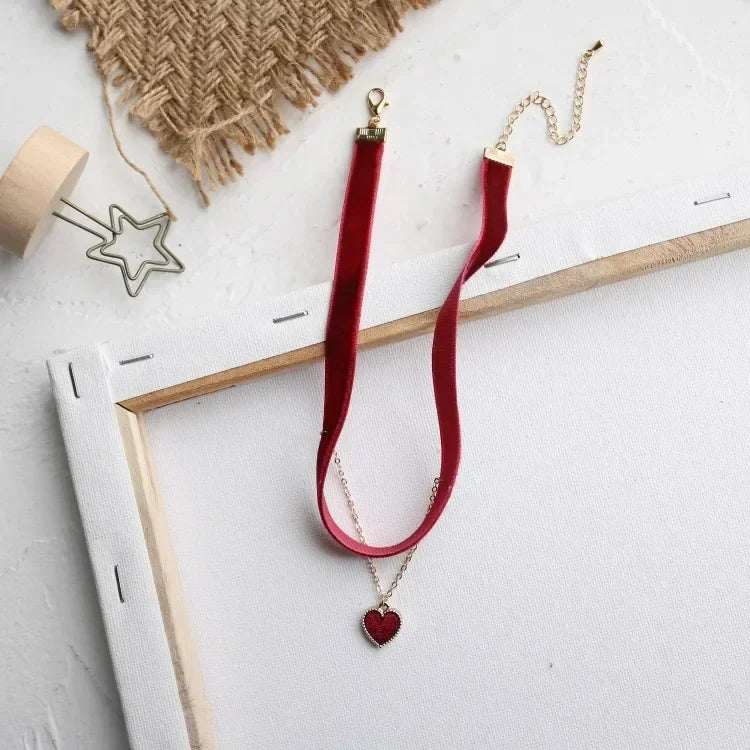 Girocollo in Velluto Nero con Perla – Collana Corta Vintage per Donna