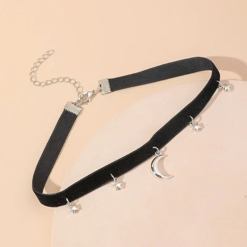 Girocollo in Velluto Nero con Perla – Collana Corta Vintage per Donna