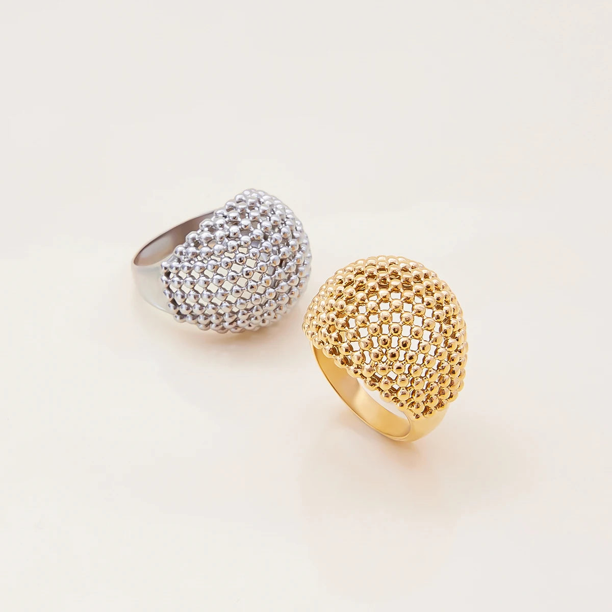 Anello Geometrico in Acciaio Inossidabile Placcato Oro 18K – Stile Elegante da Donna